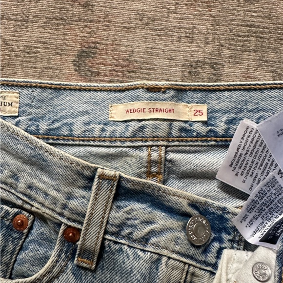Levi’s wedgie straight jeans - Picture 3 of 3